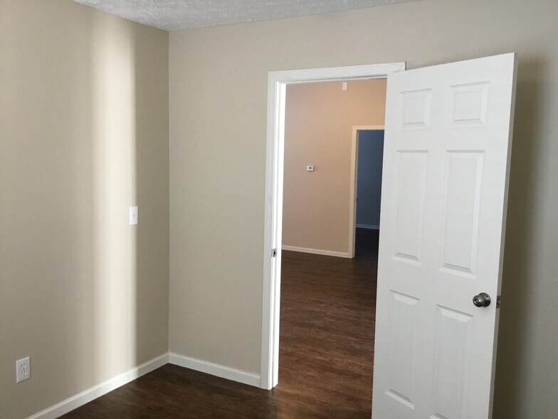 Building Photo - 8480 Amarillo Dr