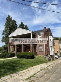 Building Photo - 2214 Memorial Pkwy