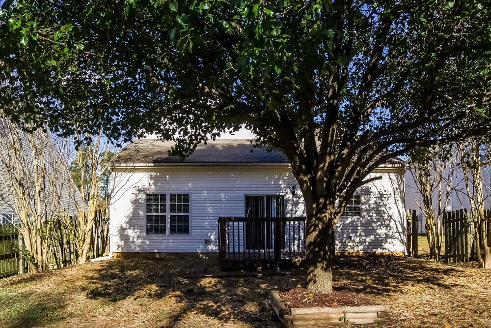 Building Photo - 7017 Hidden Creek Dr