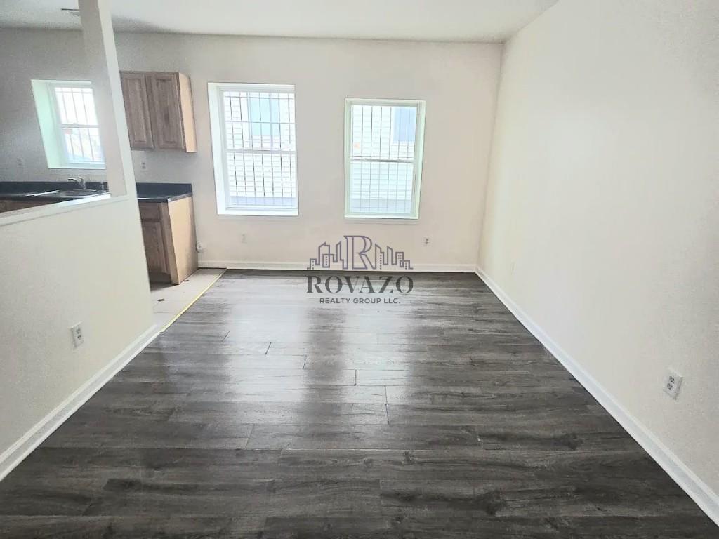 Building Photo - 111-113 Leslie Street