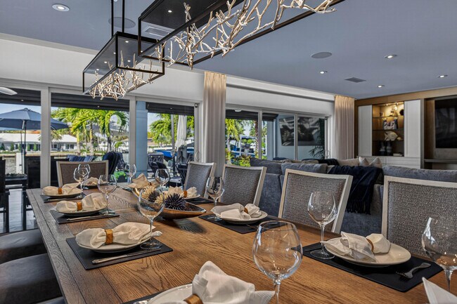 Building Photo - 3109 NE 42nd Ct