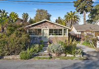 Building Photo - Beach Bungalow / Walking distance to the b...