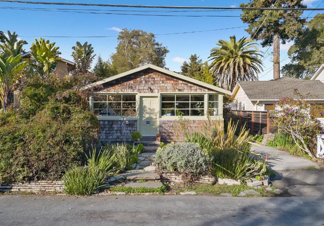 Primary Photo - Beach Bungalow / Walking distance to the b...