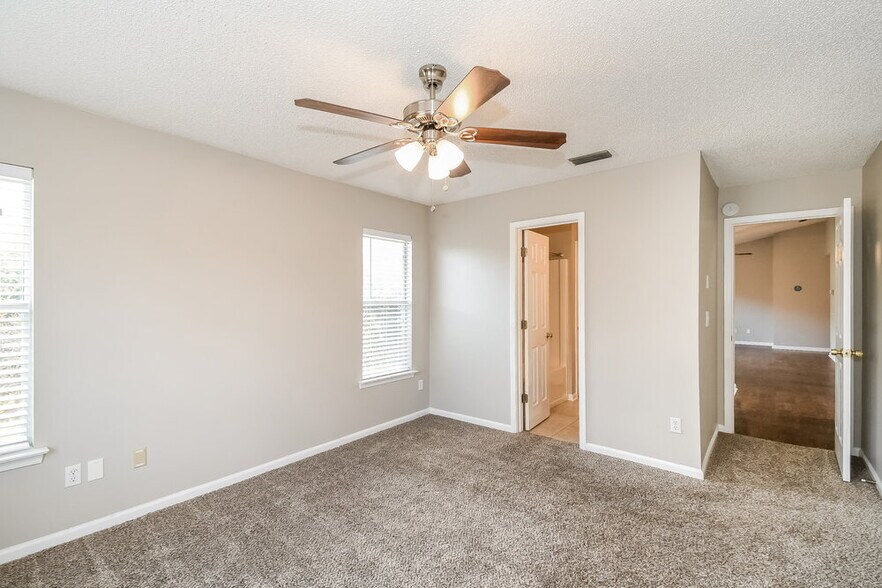 Building Photo - 187 Nadia Michelle Ct S