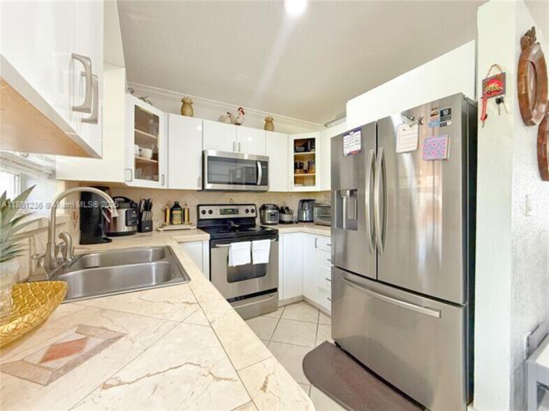 Building Photo - 18331 SW 135th Ave