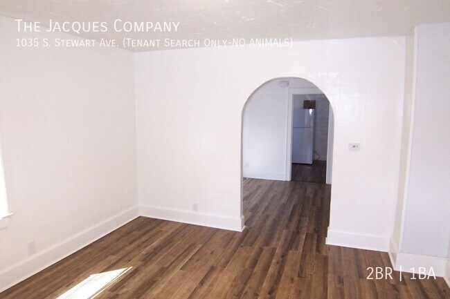 Building Photo - 1035 S Stewart Ave