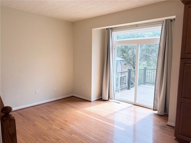 Building Photo - 525 Gala Dr