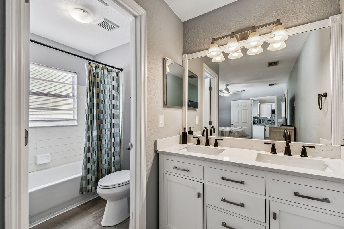 Building Photo - 1763 Montana Ave NE