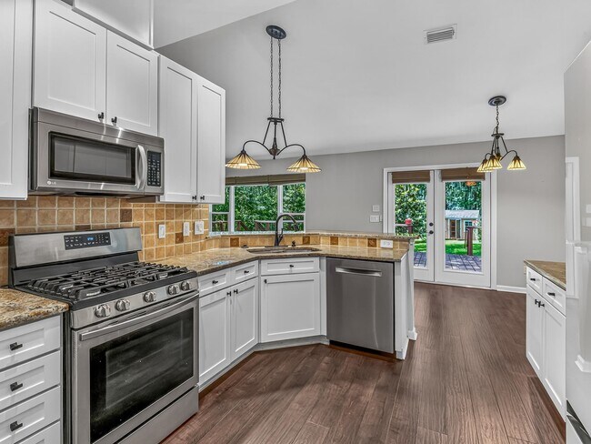 Building Photo - 6326 Glasgow Dr