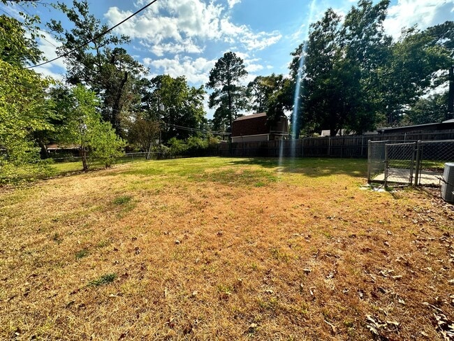 Building Photo - Updated and AFFORDABLE SHREVEPORT HOME