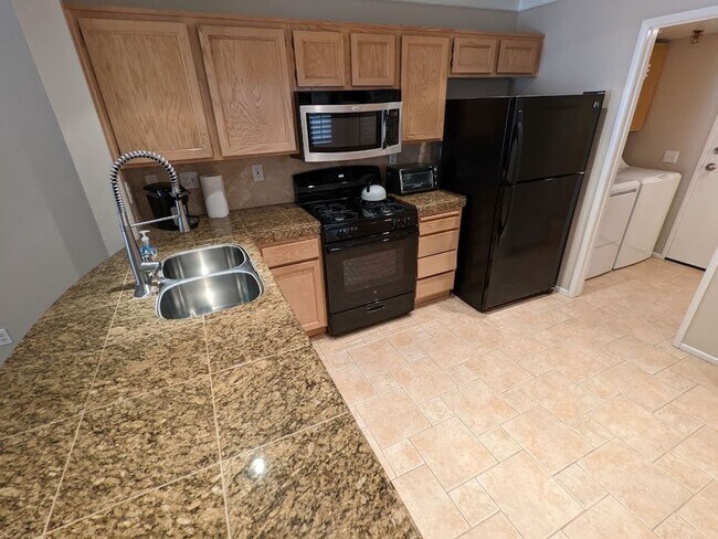 Building Photo - You will love this beautiful townhouse near Victoria Gardens!