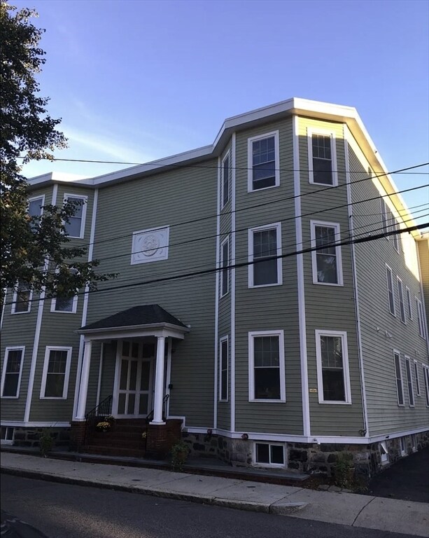 Primary Photo - 146 Clifton St