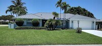 Building Photo - 9583 SE Little Club Way S