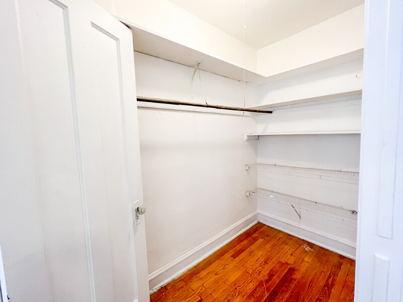 Building Photo - 5051 N Glenwood Ave