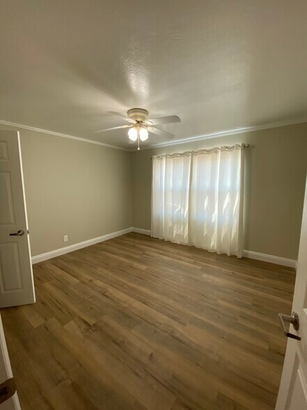 Building Photo - 980 Hillcrest Rd