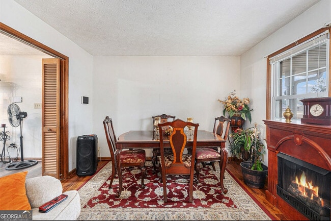 Building Photo - 1913 Amberwood Ct