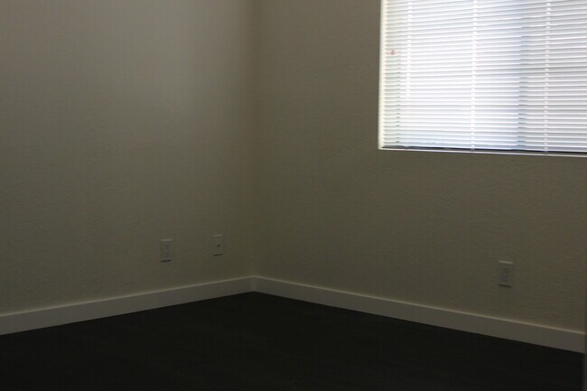 Building Photo - 2350 S Bentley Ave