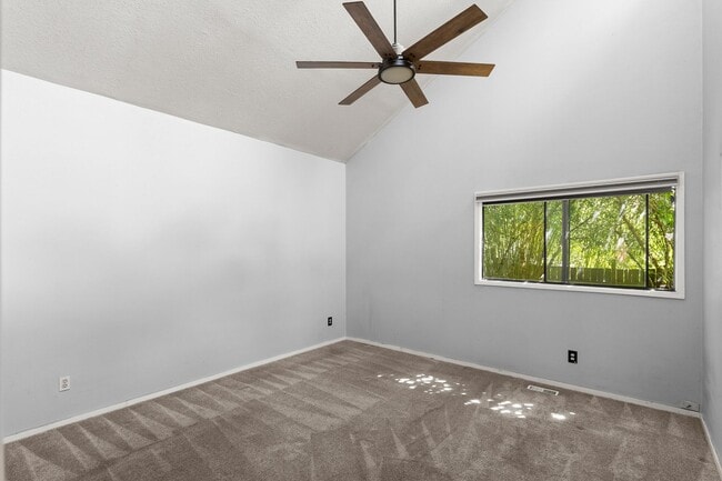 Building Photo - Contemporary One-Level 2 Bed/1 Bath Tranquil Retreat