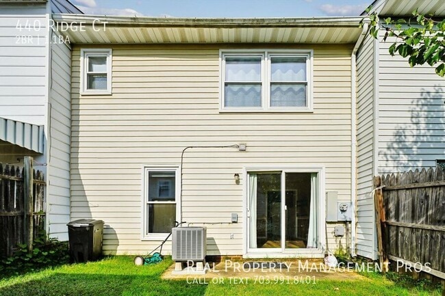 Building Photo - 440 Ridge Ct