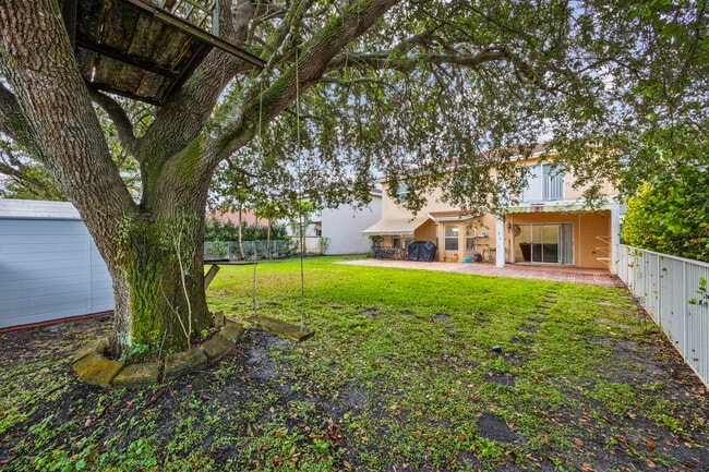 Building Photo - 1622 S Club Dr