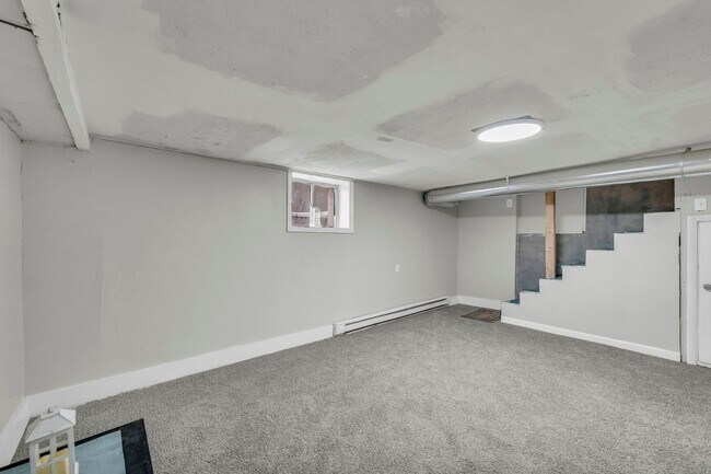 Building Photo - 2110 S Sterling Ave