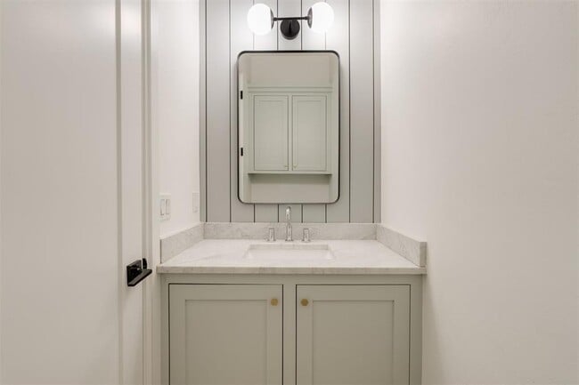 Building Photo - 827 NW 8th St