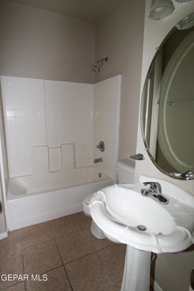 Building Photo - 5913 Cielo Del Rey Pl