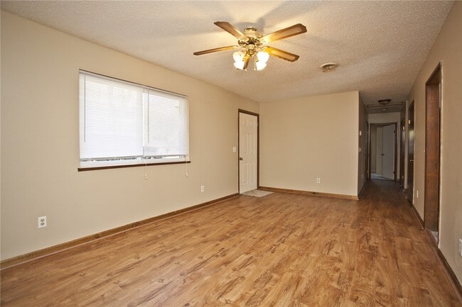 Building Photo - 311 Willow Ave