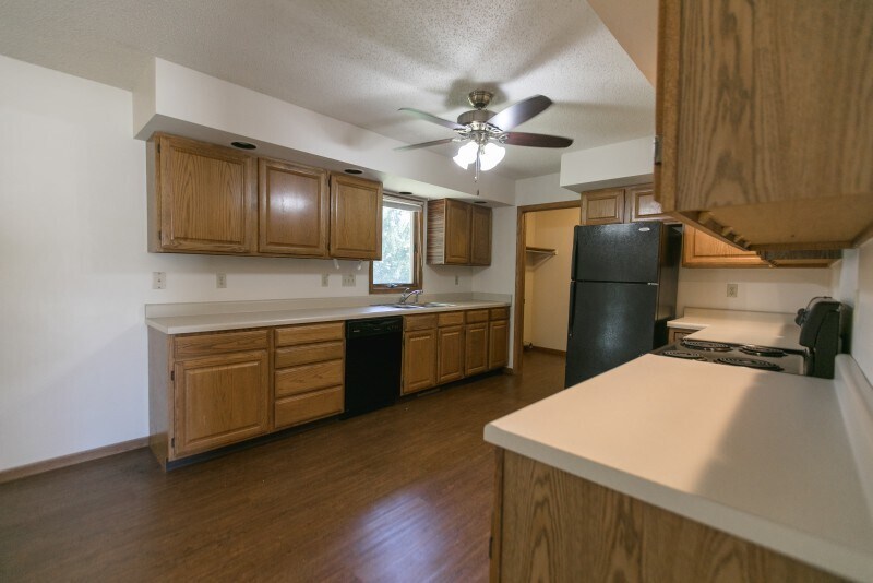 Building Photo - 1102 S Garden Ct