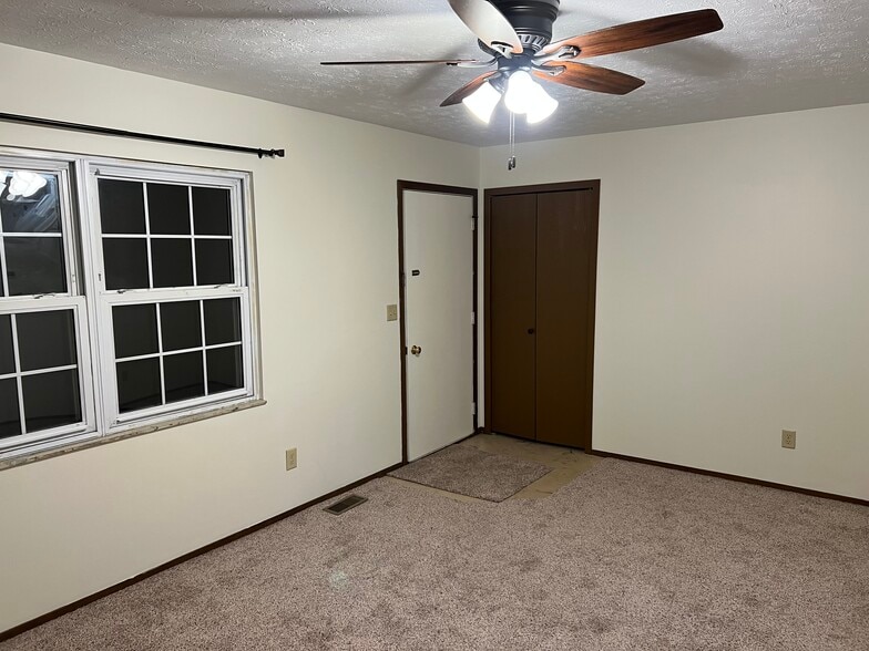 Building Photo - 41056 Butternut Park Ct