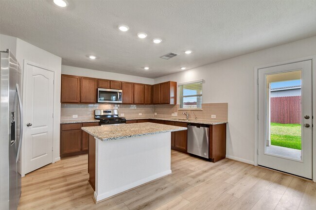 Building Photo - 18214 Sessile Oak Dr