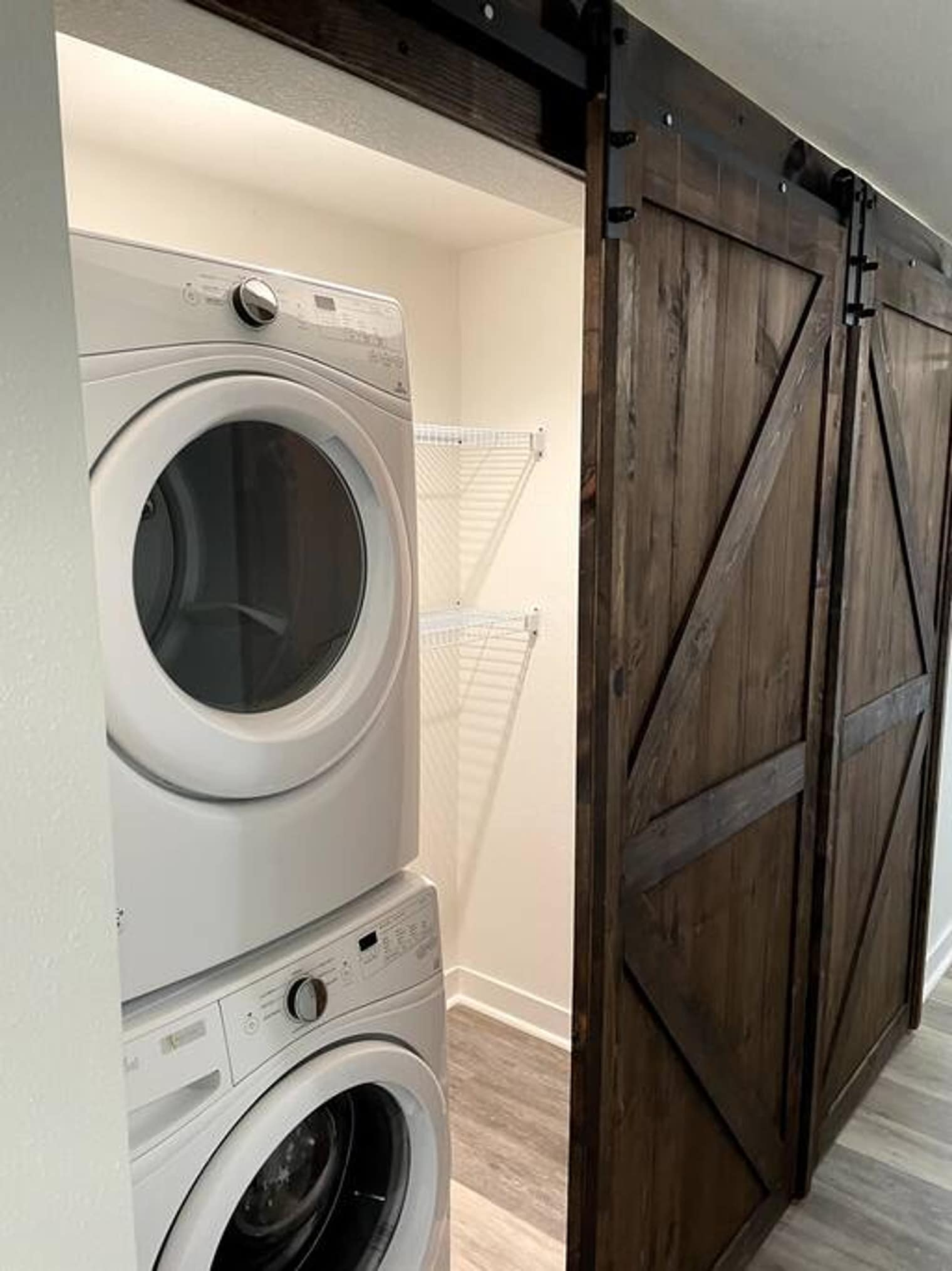 Building Photo - 922-940 Oak Street-SI ID1253107P