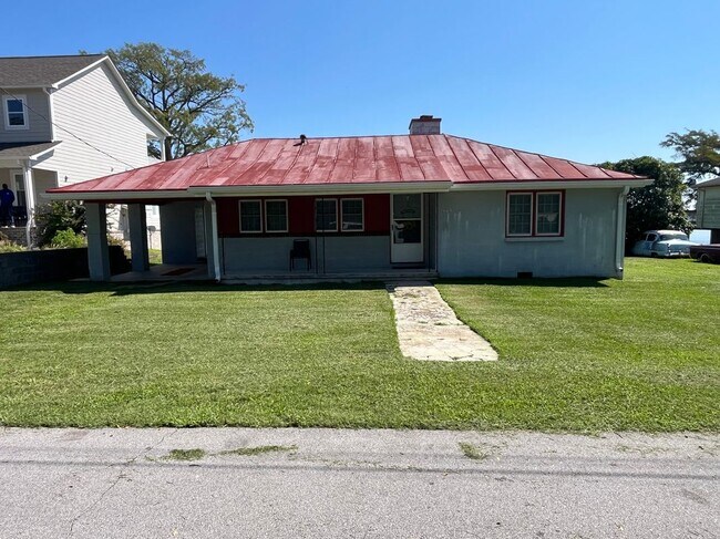 Building Photo - 608 Vail St