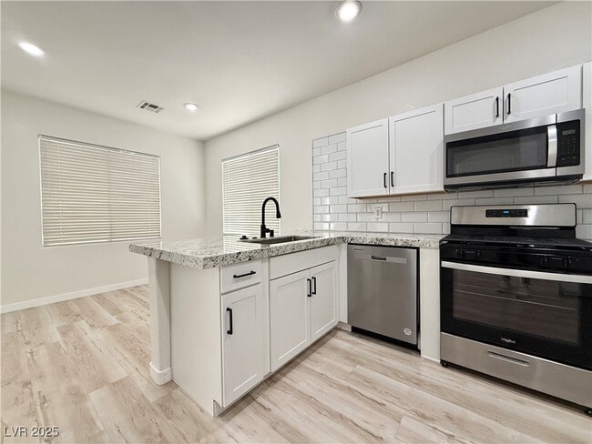 Building Photo - 7976 Cook Islands Ct