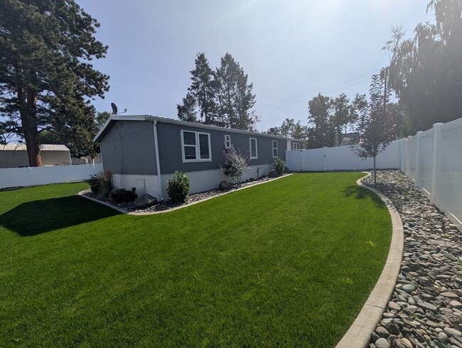 Building Photo - 2021 Grelle Ave