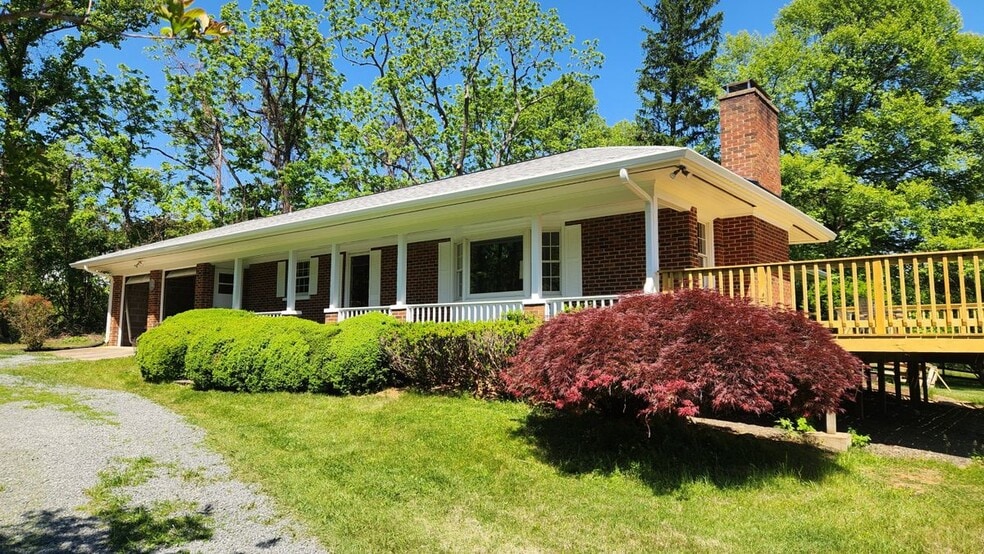 Building Photo - 39080 Foxhill Rd