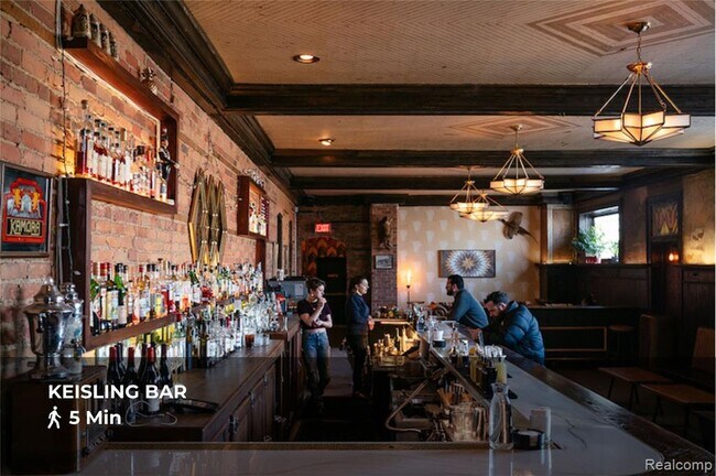 Building Photo - 411 Piquette Ave