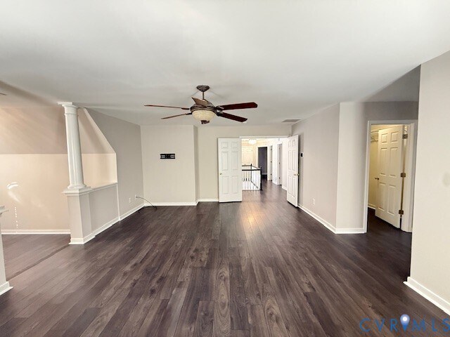 Building Photo - 9379 Roseland Ct