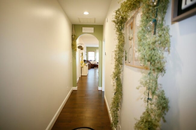 Building Photo - 1313 Emerald View Ct