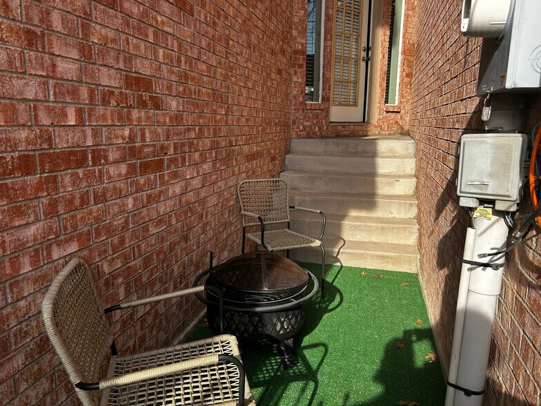 Building Photo - 1796 Massey Dr