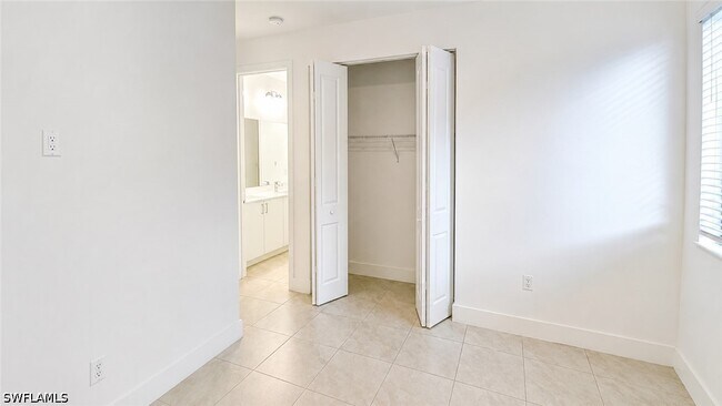 Building Photo - 5245 Marano Dr