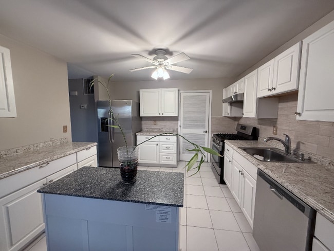 Building Photo - 708 Stony Brook Way