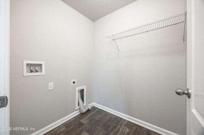Building Photo - 6853 Sandle Dr