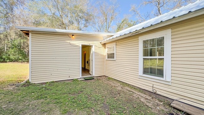 Building Photo - 712 US-190