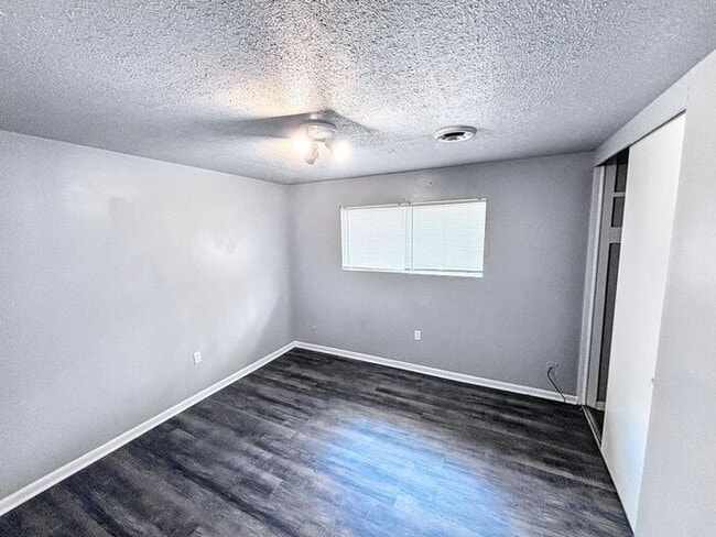 Building Photo - 3018 Meadow Forest Dr