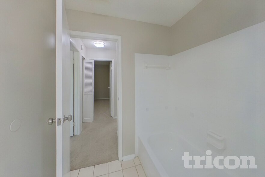 Building Photo - 4739 Harpers Ferry Ln