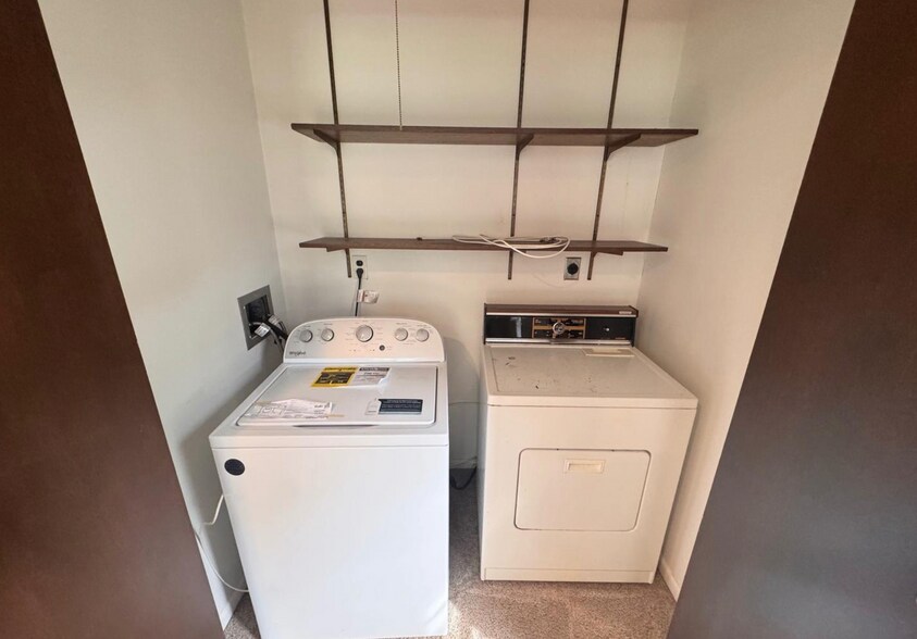 Building Photo - 2710 Academy Dr