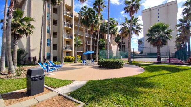 Building Photo - 2216 Gulf Blvd