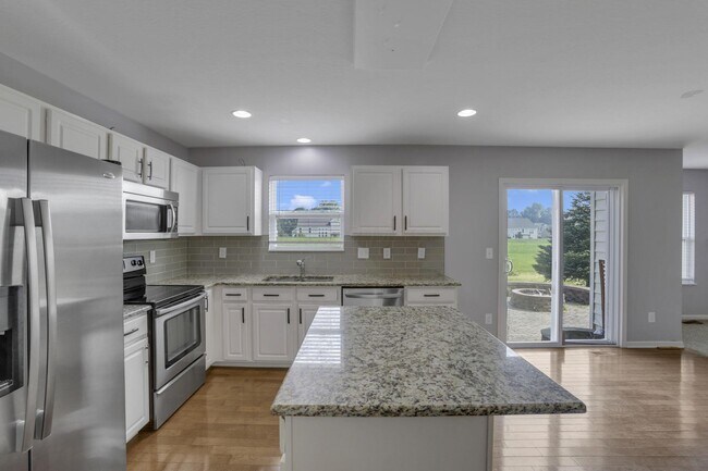 Building Photo - 1701 Marigold St