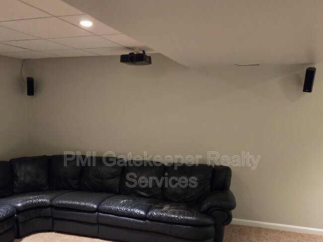 Building Photo - 9834 Chimney Sweep Ln